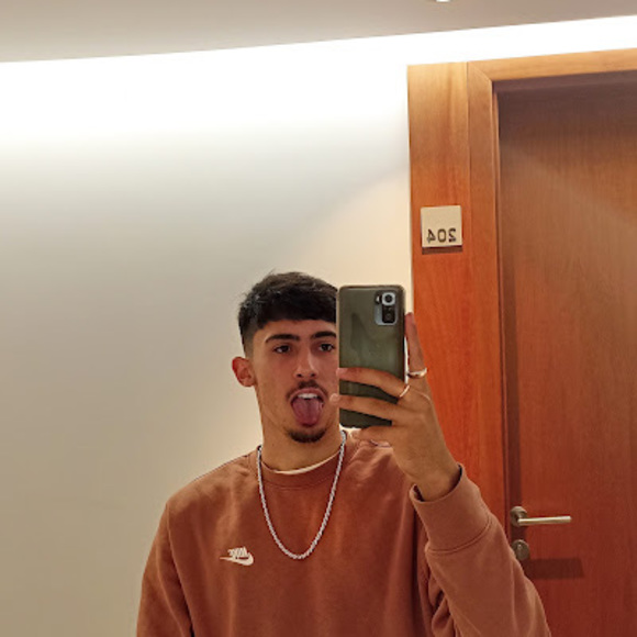 Meet your Posher, Facundo - Picture 1 of 1